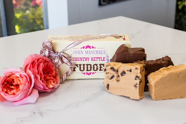 Family box 4 piece of fudge with ribbon
